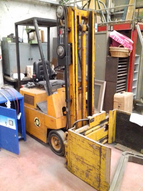 A128P CARRELLO ELEVATORE 8 q 10 usato