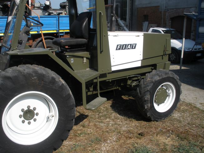 A314 CARRELLO ELEVATORE 25 q USATO FIAT 20 30