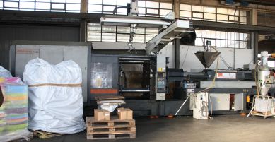 INJECTION MOLDING PRESS 750 TON SANDRETTO USED PRESSA SANDRETTO 750 TON USATA 001 INJECTION MOLDING PRESS 750 TON SANDRETTO USED PRESSA SANDRETTO 750 TON USATA 001