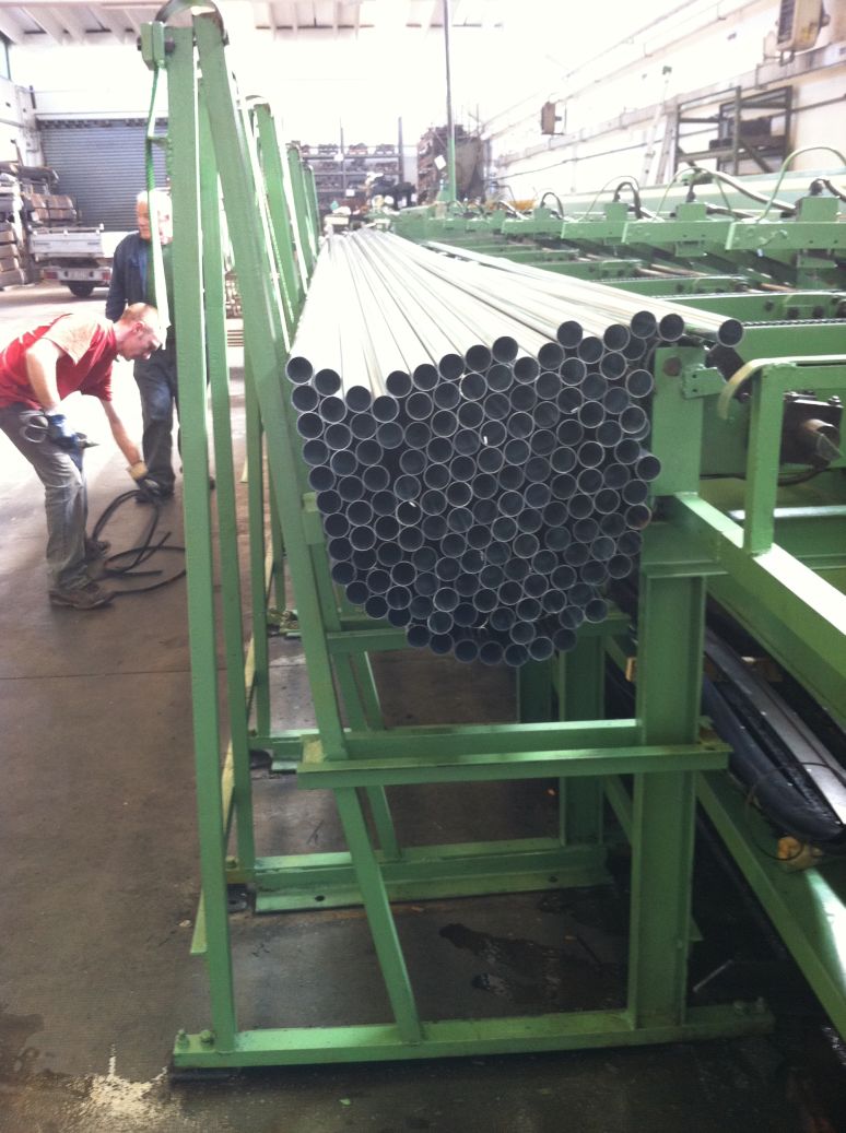 Linea automatica taglio tubi pipe cutting sawing machine for pipes automatic miter saw for tubes Linea automatica taglio tubi pipe cutting sawing machine for pipes automatic miter saw for tubes