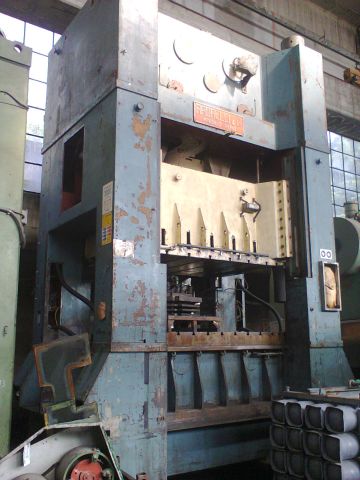 PRESSA 300 TON USATA RADAELLI PRESS ECCENTRIC 300 TON USED RADAELLI MECHANICAL STAMPING 300 TON PRESSA ECCENTRICA 300 TON USATA RADAELLI MECCANICA PRESSES 01 PRESSA 300 TON USATA RADAELLI PRESS ECCENTRIC 300 TON USED RADAELLI MECHANICAL STAMPING 300 TON PRESSA ECCENTRICA 300 TON USATA RADAELLI MECCANICA PRESSES 01
