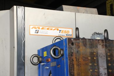 PRESS INJECTION PLASTIC 1000 TON USED PRESS MACHINE 1000 TON USED PRESSA INIEZIONE 1000 TON USATA 004 PRESS INJECTION PLASTIC 1000 TON USED PRESS MACHINE 1000 TON USED PRESSA INIEZIONE 1000 TON USATA 004