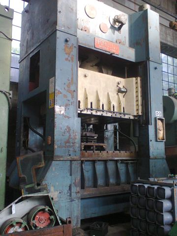 PRESSA 300 TON USATA RADAELLI PRESS ECCENTRIC 300 TON USED RADAELLI MECHANICAL STAMPING 300 TON PRESSA ECCENTRICA 300 TON USATA RADAELLI MECCANICA PRESSES 01 PRESSA 300 TON USATA RADAELLI PRESS ECCENTRIC 300 TON USED RADAELLI MECHANICAL STAMPING 300 TON PRESSA ECCENTRICA 300 TON USATA RADAELLI MECCANICA PRESSES 01