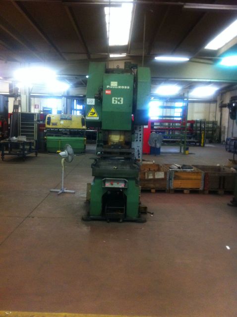 PRESSA ECCENTRICA ROSS 60 80 100 TON USATA MECCANICA MACHINE PRES USED ROS PRESSA ECCENTRICA ROSS 60 80 100 TON USATA MECCANICA MACHINE PRES USED ROS