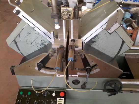 SEGATRICE TRONCATRICE EMMEGI MG MODELLO TRD 450 A ALLUMINIO USATA SAWING USED MACHINE MACHINERY SEGATRICE TRONCATRICE EMMEGI MG MODELLO TRD 450 A ALLUMINIO USATA SAWING USED MACHINE MACHINERY
