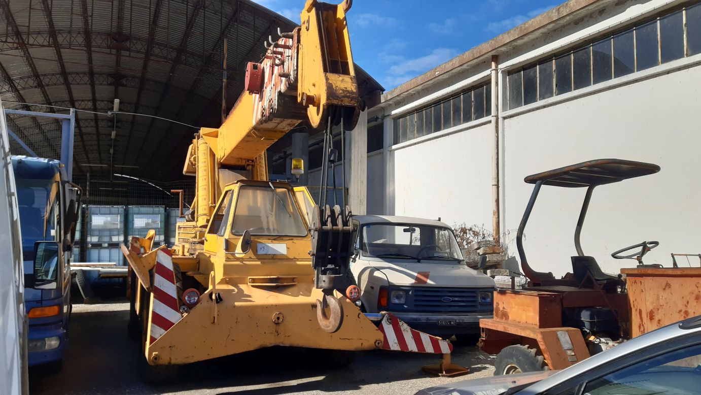 AUTOGRU GRU 15 TON LOCATELLI USATA SEMOVENTE 10 12 18 222 AUTOGRU GRU 15 TON LOCATELLI USATA SEMOVENTE 10 12 18 222