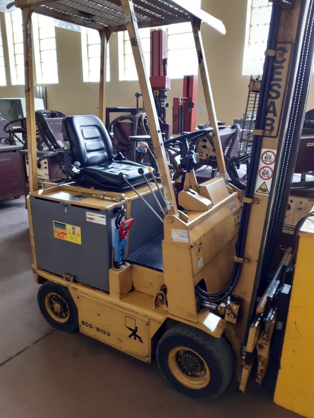 CARRELLO CESAB 15 QUINTALI ELETTRICO USATO SOLLEVATORE MILETTO MILETO 15 q 10 12 222 CARRELLO CESAB 15 QUINTALI ELETTRICO USATO SOLLEVATORE MILETTO MILETO 15 q 10 12 222
