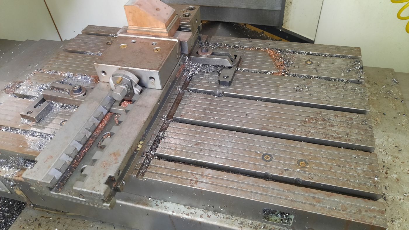 DECKEL MAHO GMBH DMC 63V USATO USED CENTRO DI LAVORO USED CNC MACHINING CENTER CNC VERTICAL MILLING MACHINE AB112 DECKEL MAHO GMBH DMC 63V USATO USED CENTRO DI LAVORO USED CNC MACHINING CENTER CNC VERTICAL MILLING MACHINE AB112