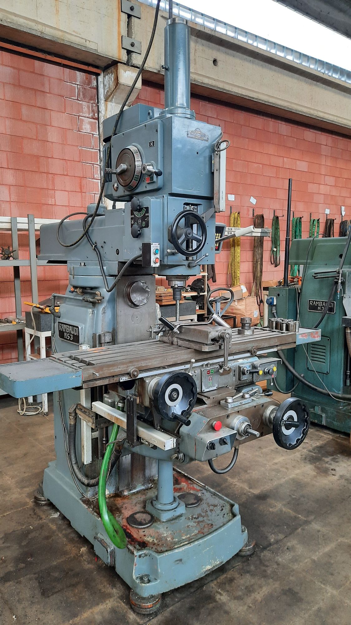 FRESA RAMBAUDI VISUALIZZATA USATA FRESATRICE UNIVERSALE USED MILLING MACHINE A111 FRESA RAMBAUDI VISUALIZZATA USATA FRESATRICE UNIVERSALE USED MILLING MACHINE A111