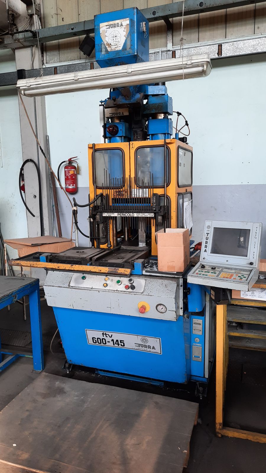 PRESSA INIEZIONE PLASTICA VERTICALE TURRA FTV 600-45 USATA USED PRES TURRA USED MACHINERY PLASTIC PRESS INJECTION MOULDING PRESS VERTICAL MACHINE GROSSO MACCHINE UTENSILI S.R.L. FOTO-AB3331 PRESSA INIEZIONE PLASTICA VERTICALE TURRA FTV 600-45 USATA USED PRES TURRA USED MACHINERY PLASTIC PRESS INJECTION MOULDING PRESS VERTICAL MACHINE GROSSO MACCHINE UTENSILI S.R.L. FOTO-AB3331