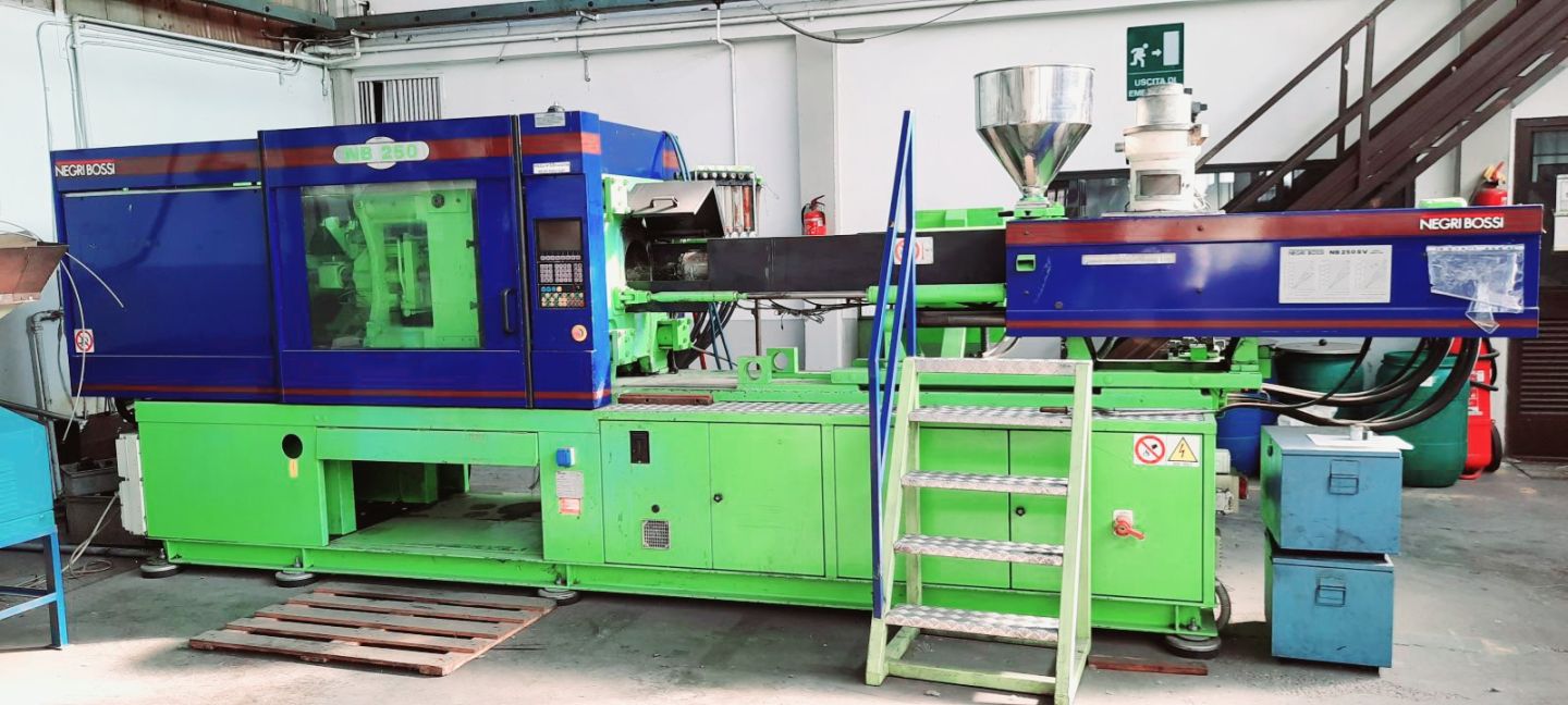 PRESSA NEGRI BOSSI 250 TON USATA NB 250 SV STAMPAGGIO PLASTICA A114 PRESSA NEGRI BOSSI 250 TON USATA NB 250 SV STAMPAGGIO PLASTICA A114
