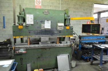PRESSA PIEGATRICE CMC 2000 X 50 CONTROLLO CNC